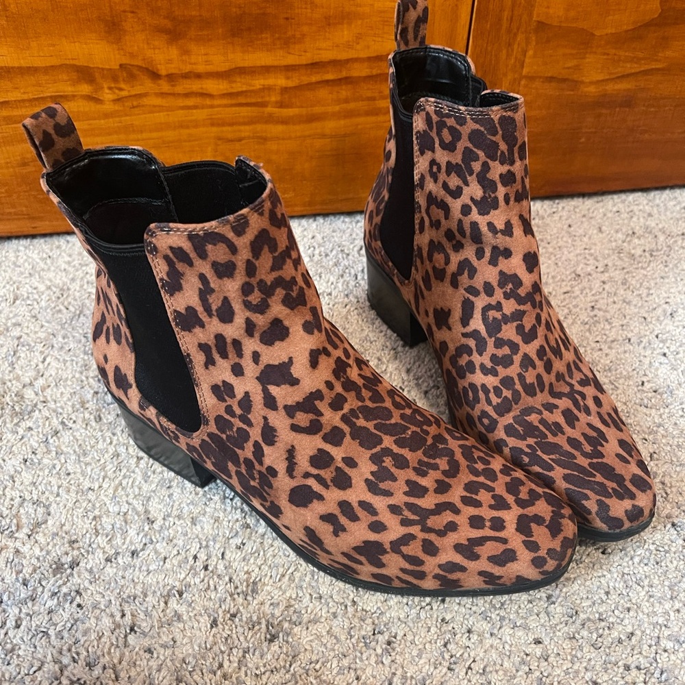 Cheetah/ Leopard print boots